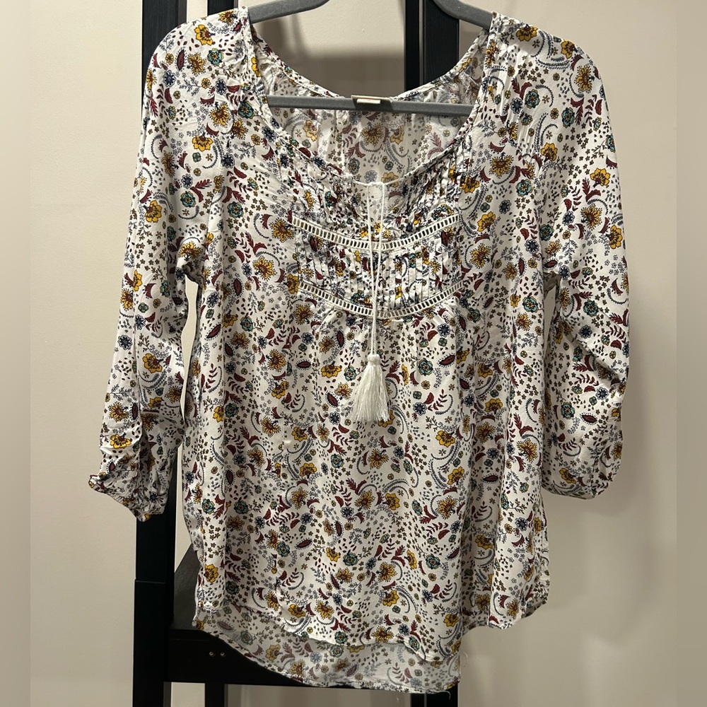 22.   Mossimo Supply Co. White and Yellow Blouse